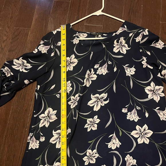 Como Black 100% Polyester Long Sleeve Navy Blue w/ White Flowers Blouse Large - Picture 6 of 6
